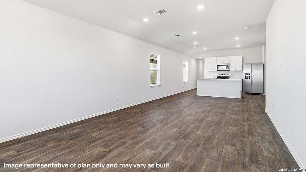 Spacious, unfurnished interior of a new home in Seneca Trails, Leon Valley (Image 17).