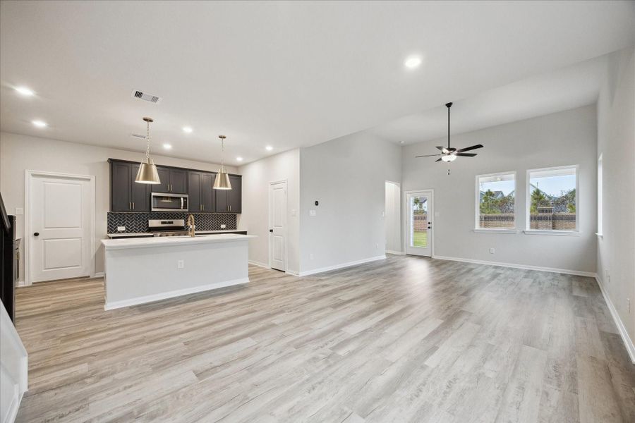 Spacious, unfurnished interior of a new home in Elyson, Katy (Image 23).
