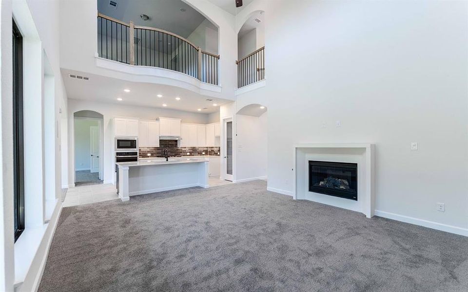 Spacious, unfurnished interior of a new home in Sonoma Verde, Rockwall (Image 14).