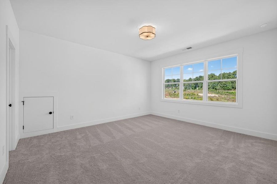 Spacious, unfurnished interior of a new home in Livingstone Park, Kennesaw (Image 44).