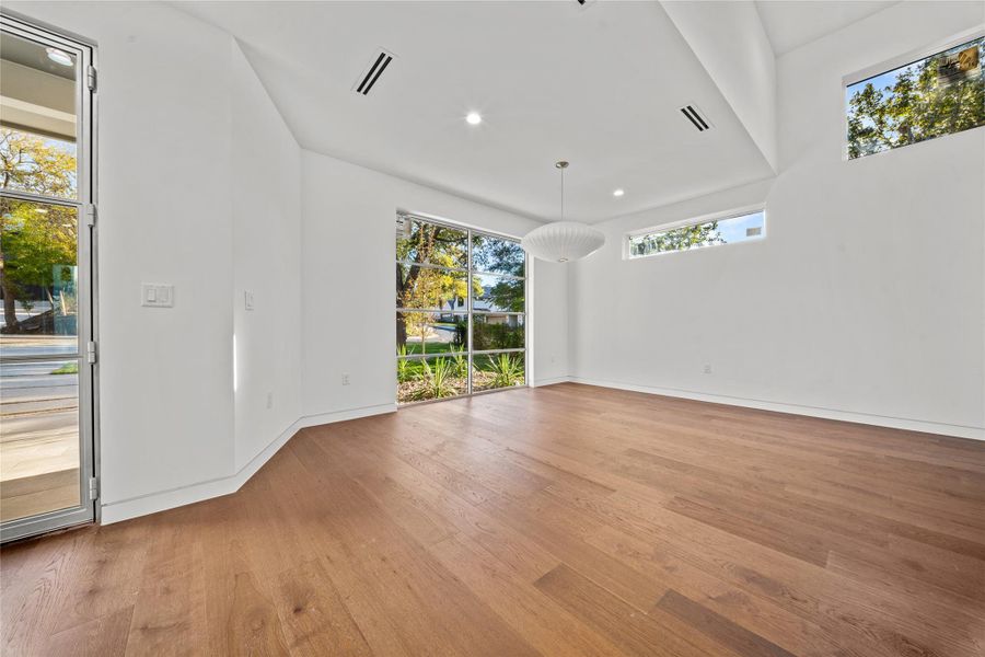 Spacious, unfurnished interior of a new home in , Austin (Image 31).