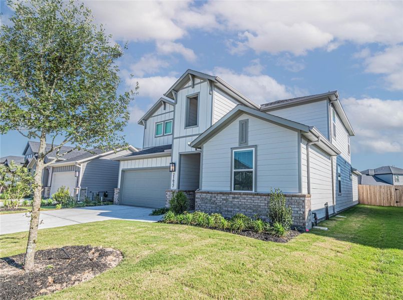 Image 33 of a home in Mason Woods 50s.