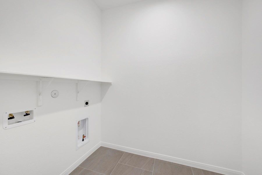 Spacious, unfurnished interior of a new home in The Grand Prairie 50’, Hockley (Image 24).