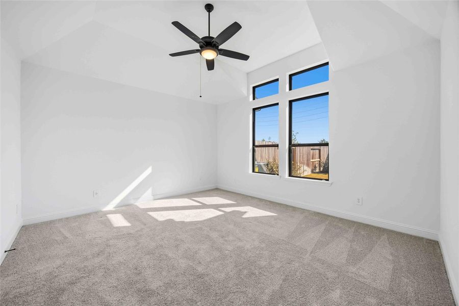 Spacious, unfurnished interior of a new home in Sienna, Missouri City (Image 24).