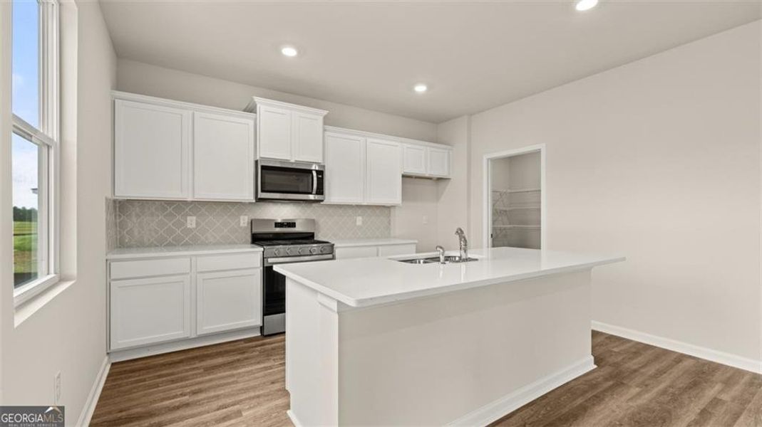 Furnished interior view inside a new home in Twin Lakes, Hoschton (Image 5).