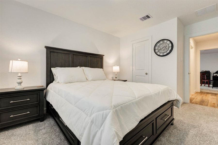 Furnished interior view inside a new home in Canterra Creek 45' and 50' Homesites, Iowa Colony (Image 19).
