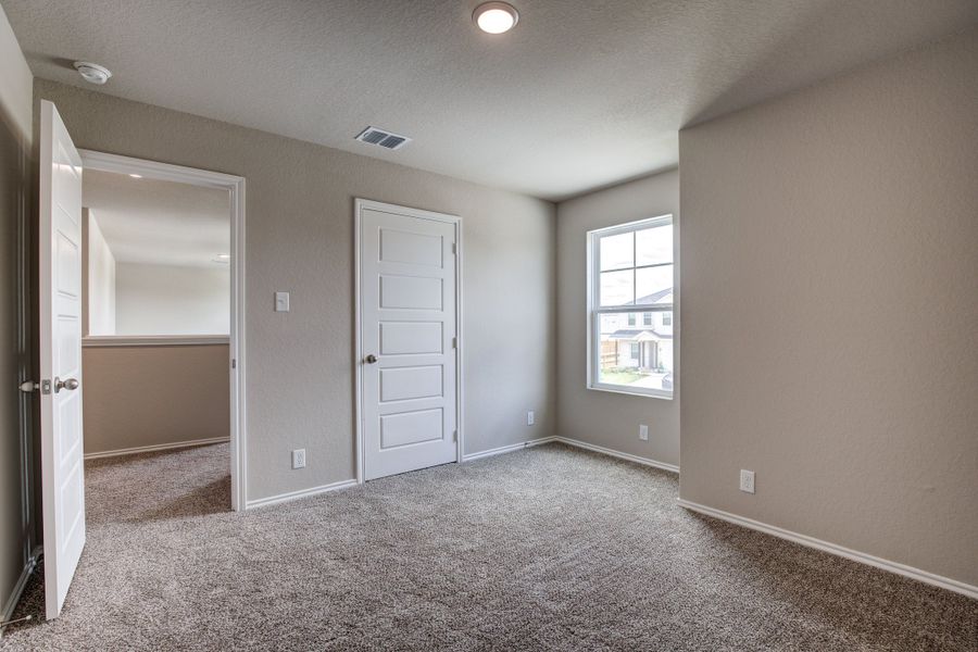 Representative unfurnished interior of a home built from the The Murray F by Davidson Homes LLC in Hickory Ridge, Elmendorf (Image 31).