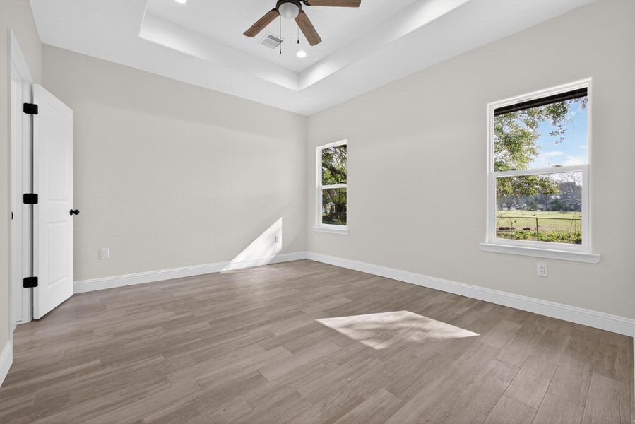 Spacious, unfurnished interior of a new home in , Beaumont (Image 27).