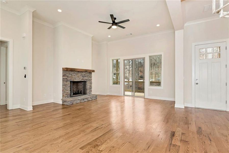 Spacious, unfurnished interior of a new home in , Dahlonega (Image 12).