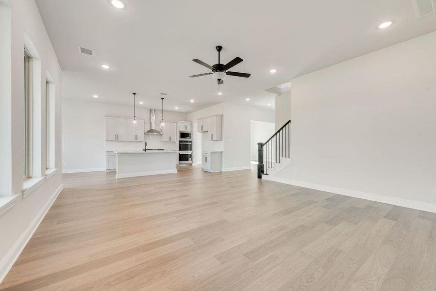 Spacious, unfurnished interior of a new home in Villages of Creekwood, Frisco (Image 19).