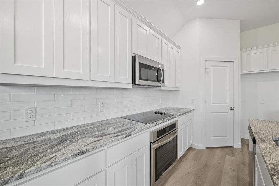 Furnished interior view inside a new home in Arbor Oaks, Boyd (Image 7). Furnished interior view inside a new home in Arbor Oaks, Boyd (Image 7).