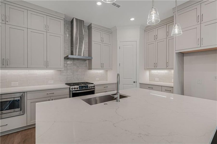 Furnished interior view inside a new home in Ward's Crossing Townhomes, Johns Creek (Image 9).