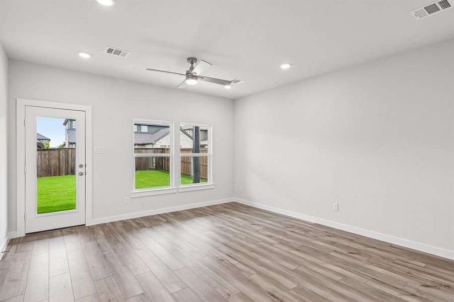 Spacious, unfurnished interior of a new home in Overland Grove, Forney (Image 20).