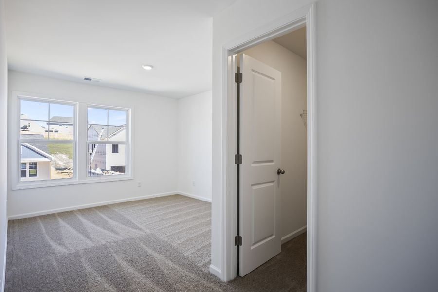 Spacious, unfurnished interior of a new home in Providence Station at Trolley Run, Aiken (Image 30).
