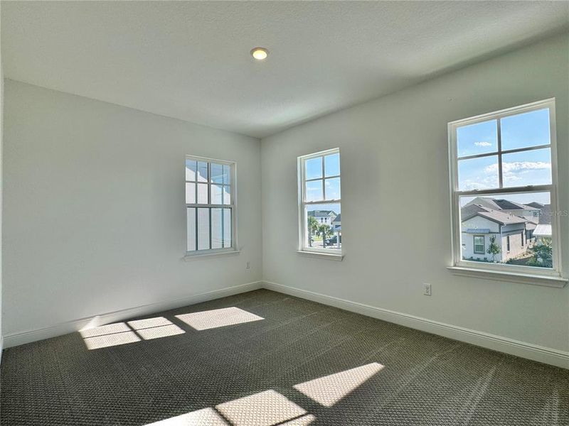 Spacious, unfurnished interior of a new home in , Orlando (Image 30).