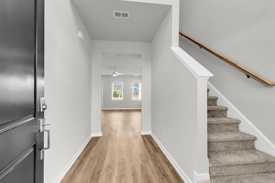 Spacious, unfurnished interior of a new home in Wildcat Chase, Summerville (Image 34).