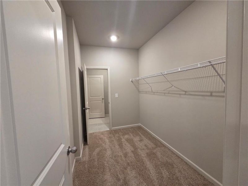 Spacious, unfurnished interior of a new home in , Bethlehem (Image 22).