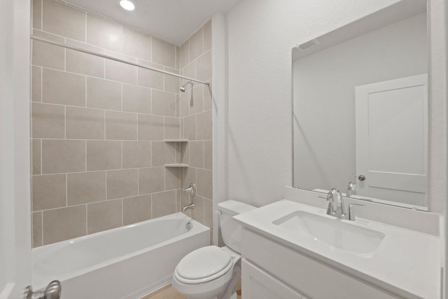 Furnished interior view inside a new home in Russell Ranch, Bay City (Image 8).