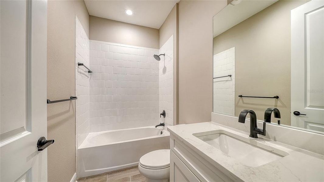 Furnished interior view inside a new home in , Venice (Image 7).