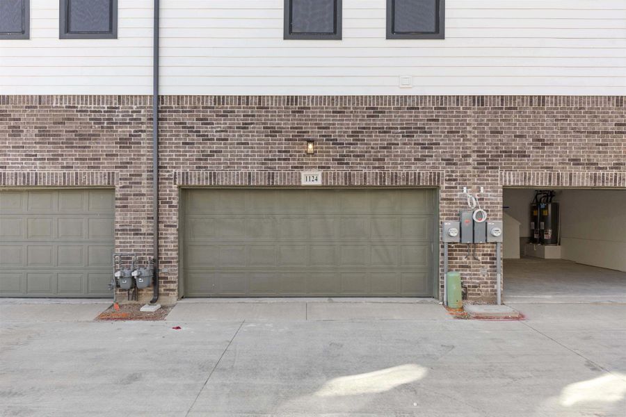 Rear Exterior Design Representative Photo