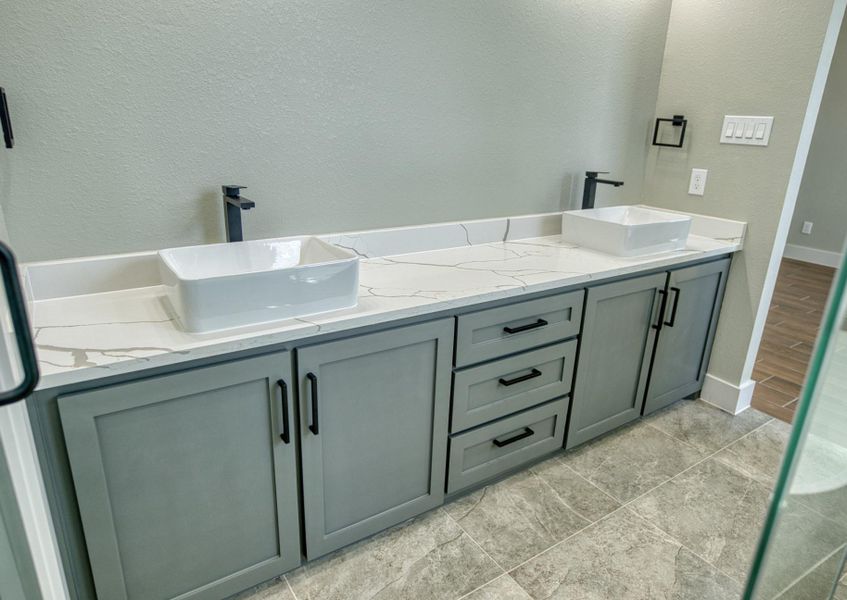 Furnished interior view inside a new home in , Angleton (Image 13).