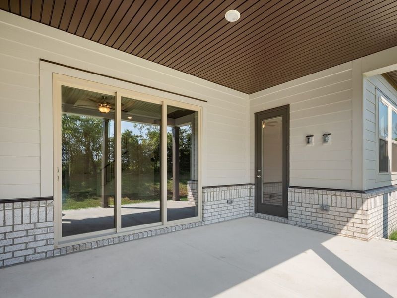 Exterior details and patio area of a home in Shelton Square, Murfreesboro (Image 31).