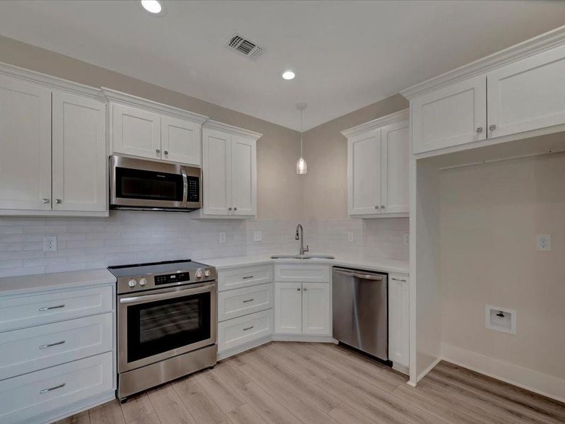 Furnished interior view inside a new home in , Lufkin (Image 8). Furnished interior view inside a new home in , Lufkin (Image 8).