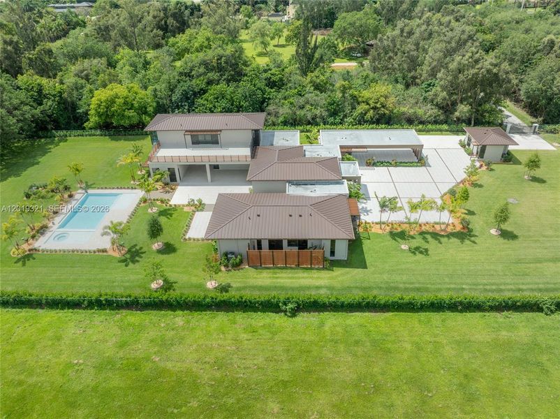 Image 84 of a home in .