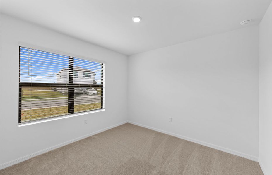 Spacious, unfurnished interior of a new home in Whispering Lakes, Lehigh Acres (Image 17).