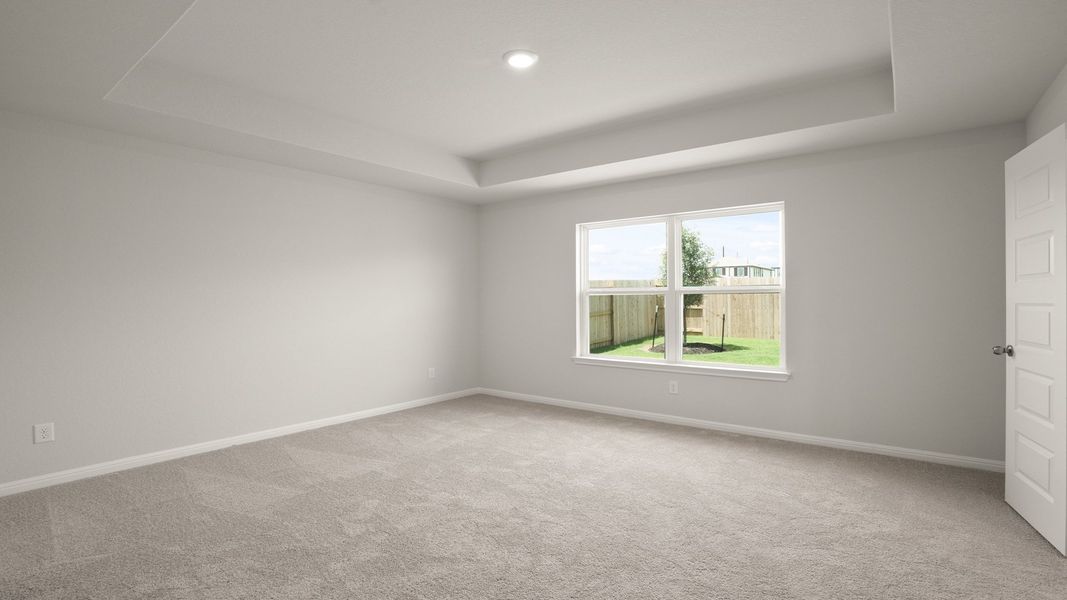 Spacious, unfurnished interior of a new home in Timber Creek, San Antonio (Image 15).