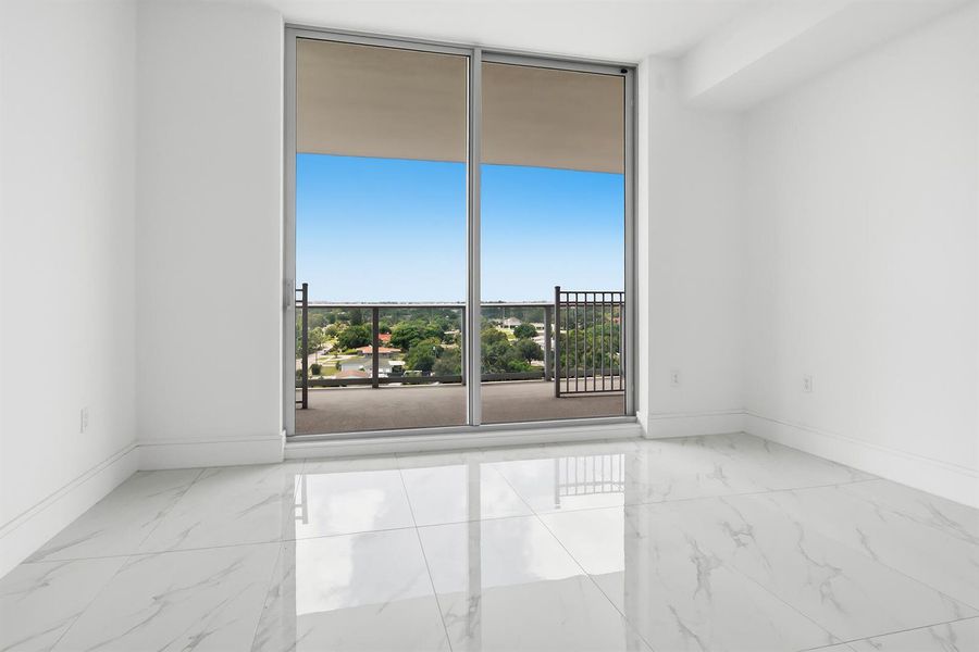 220-LAKESHORE-DRIVE-804-33403-034 220-LAKESHORE-DRIVE-804-33403-034