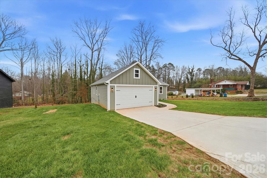 Front exterior of a new home in , Hickory, NC, highlighting curb appeal (Image 2). Front exterior of a new home in , Hickory, NC, highlighting curb appeal (Image 2).