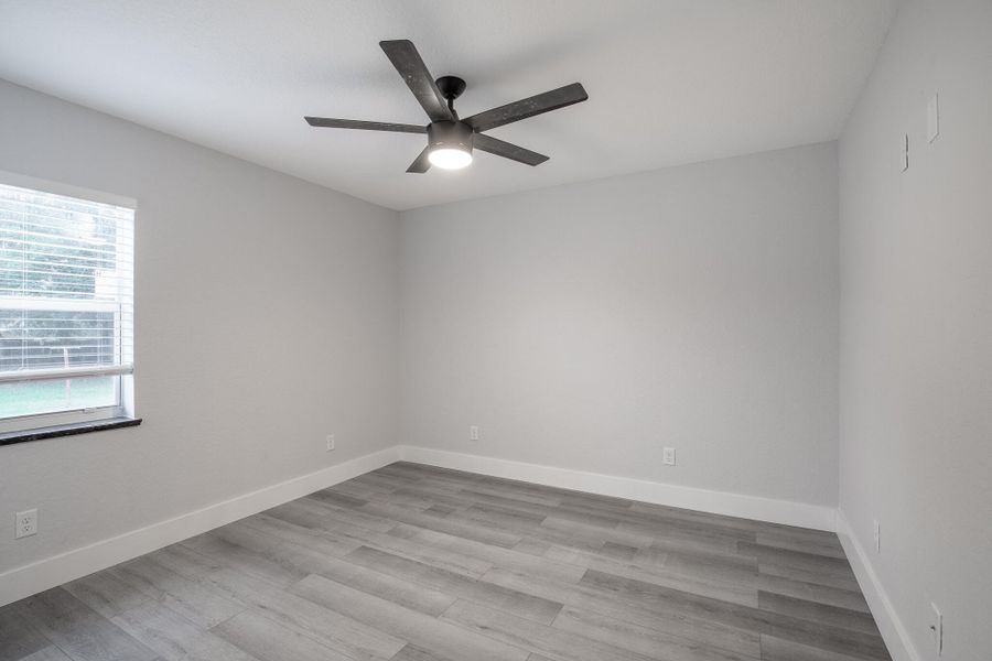 332 W Ventura-21