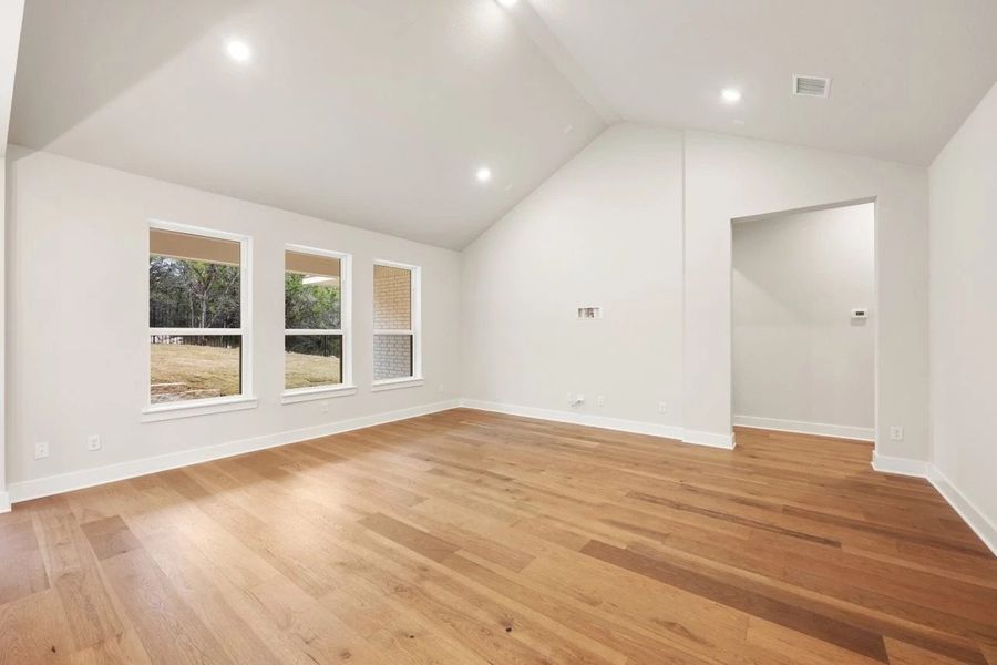 Spacious, unfurnished interior of a new home in The Estates at La Cima, San Marcos (Image 37).