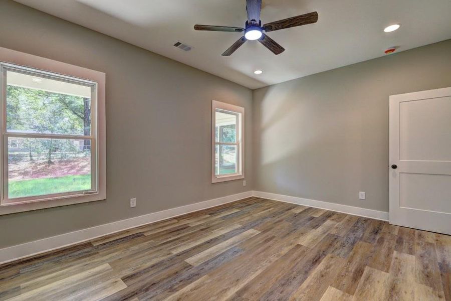 Spacious, unfurnished interior of a new home in , Monroe (Image 26).