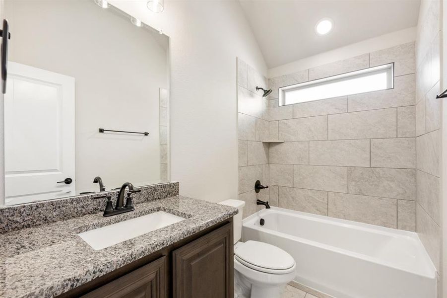 Furnished interior view inside a new home in Eagle Glen 50, Alvarado (Image 13).