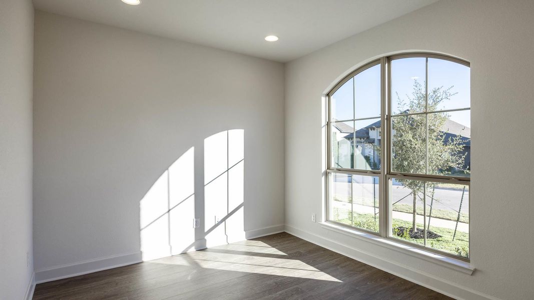 Spacious, unfurnished interior of a new home in Wolf Ranch 56', Georgetown (Image 16).