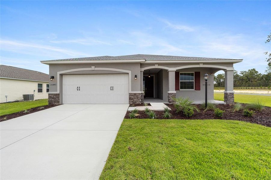 Exterior details and patio area of a home in , Ocala (Image 19).