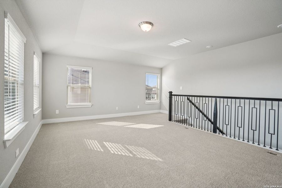 Spacious, unfurnished interior of a new home in Lark Canyon, New Braunfels (Image 51).