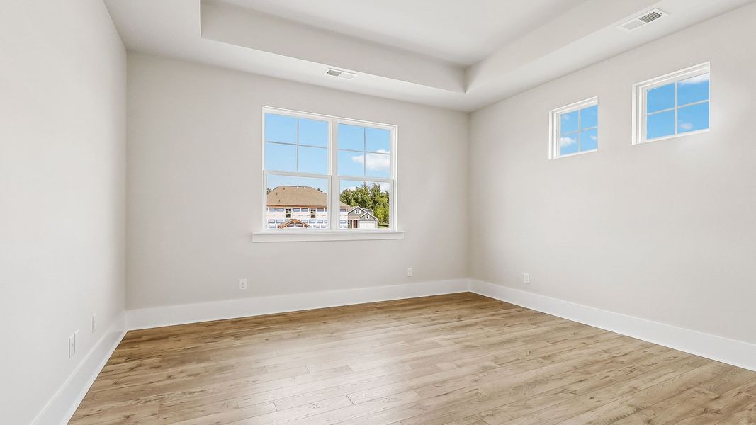 Spacious, unfurnished interior of a new home in Shell Pointe, Gilbert (Image 16).