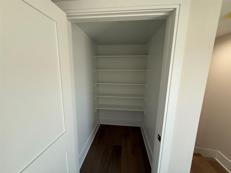 Spacious, unfurnished interior of a new home in , Houston (Image 25).