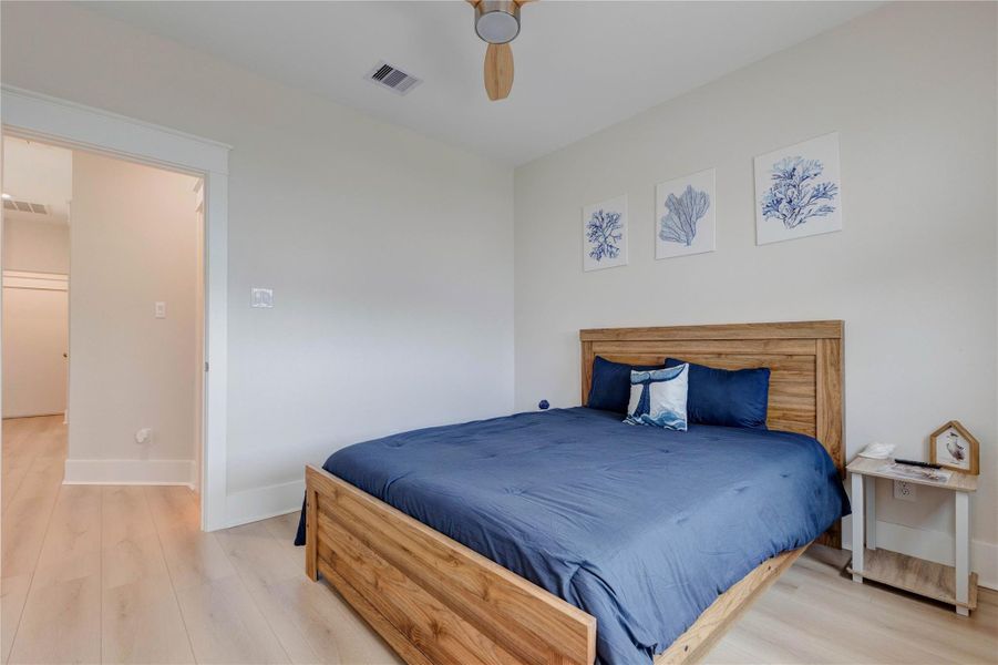 Furnished interior view inside a new home in , Galveston (Image 32).