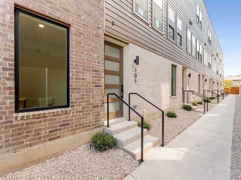 Exterior details and patio area of a home in , Dallas (Image 1).