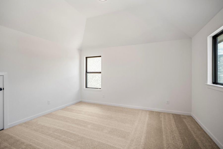 Spacious, unfurnished interior of a new home in Colton, Montgomery (Image 32).