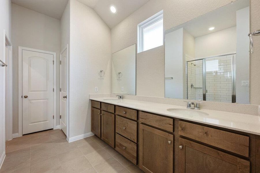 Furnished interior view inside a new home in La Cima, San Marcos (Image 20).