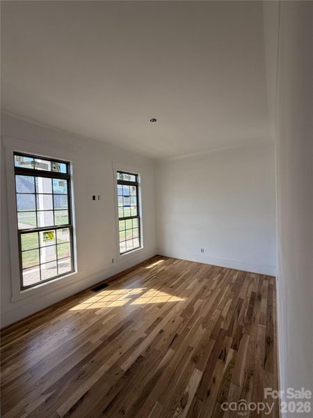 Spacious, unfurnished interior of a new home in , Charlotte (Image 5).