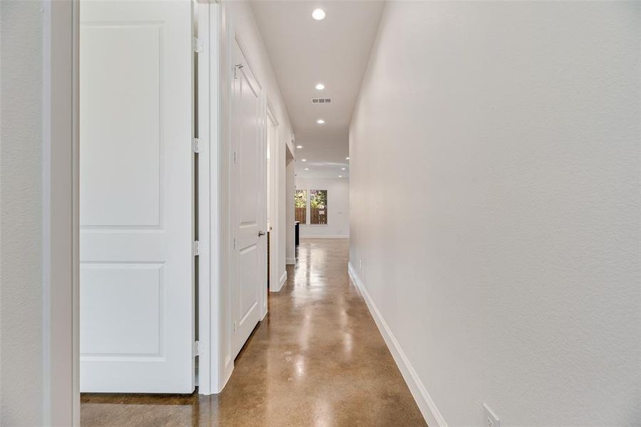 Spacious, unfurnished interior of a new home in , Dallas (Image 28).