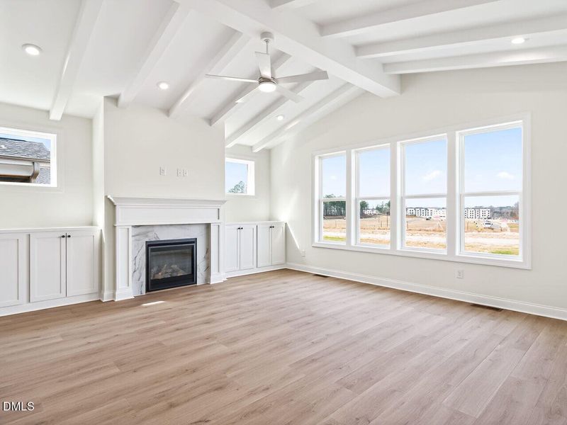 008-1280x960-living-room