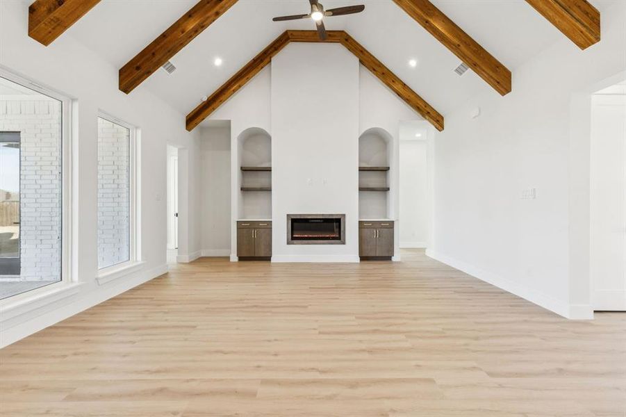 Spacious, unfurnished interior of a new home in , Weatherford (Image 18). Spacious, unfurnished interior of a new home in , Weatherford (Image 18).