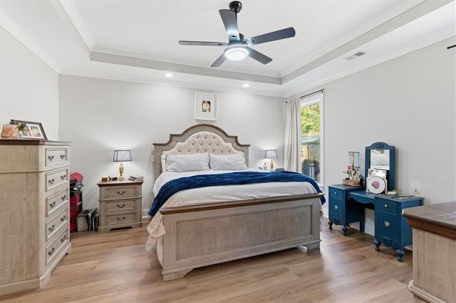 Furnished interior view inside a new home in , Calhoun (Image 12).